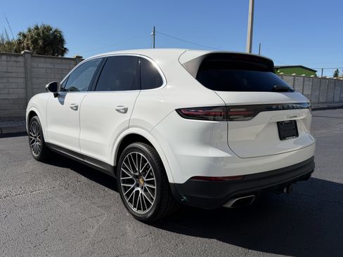 Certified 2019 Porsche Cayenne image 3