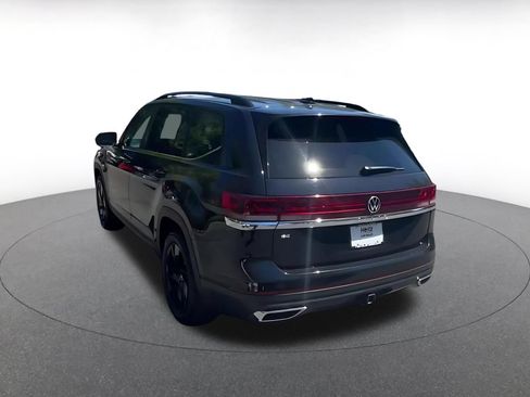 Used 2026 Volkswagen Atlas SE FWD image 9