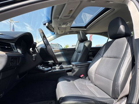Used 2014 Lexus ES 350 w/ Premium Package FWD image 16