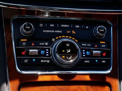 Used 2020 Lincoln Continental Reserve w/ Luxury Package FWD image 21