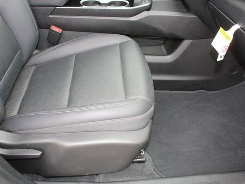 Used 2025 Chevrolet Equinox LT w/ Convenience Package II FWD image 16
