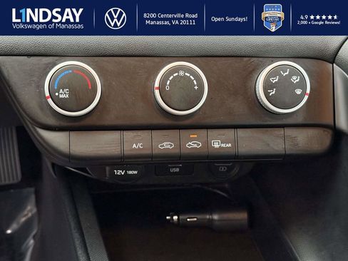Used 2021 Hyundai Elantra SE image 14