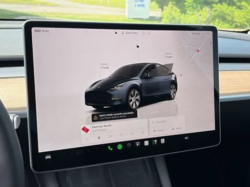 Used 2024 Tesla Model Y Long Range AWD/4WD image 14