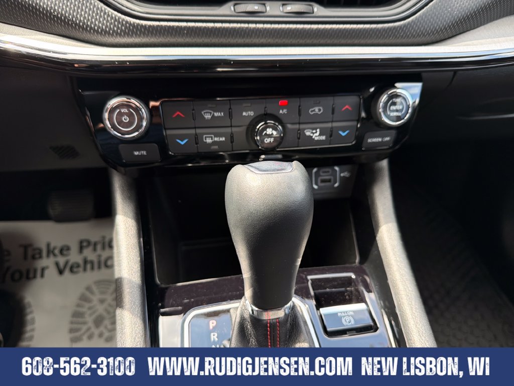 Used 2025 Jeep Compass Trailhawk AWD/4WD image 17