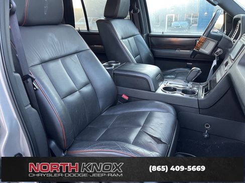 Used 2007 Lincoln Navigator 2WD image 10