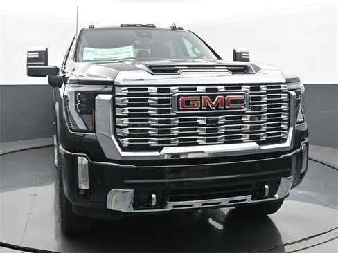 New 2025 GMC Sierra 2500 Denali w/ Denali Reserve Package image 8
