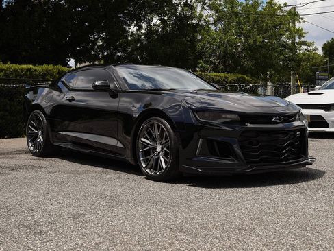 Used 2019 Chevrolet Camaro ZL1 RWD image 5