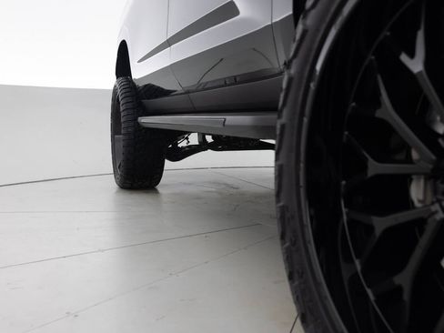 Used 2023 Chevrolet Suburban RST image 21