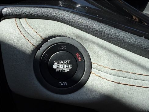 Used 2022 Dodge Durango R/T w/ Blacktop Package AWD/4WD image 40