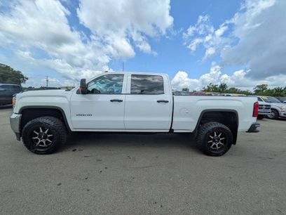 Used 2016 GMC Sierra 2500 4x4 Crew Cab w/ Sierra Convenience Package