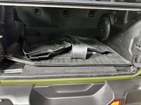 Used 2023 Jeep Wrangler Unlimited Sahara image 25