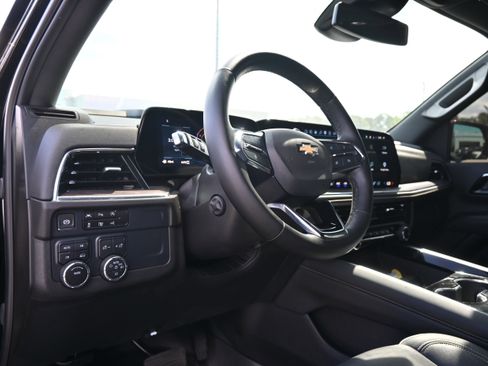 Used 2025 Chevrolet Tahoe Premier image 3