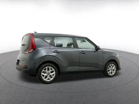 Used 2025 Kia Soul LX w/ LX Technology Package FWD image 8