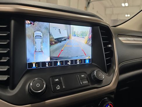Certified 2023 GMC Acadia Denali w/ Black Diamond Edition AWD/4WD image 27