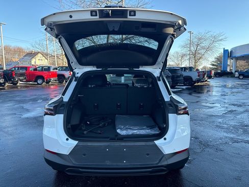 New 2026 Chevrolet Equinox EV LT image 31