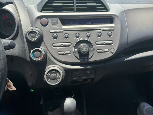 Used 2011 Honda Fit image 17