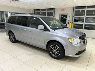 Used 2017 Dodge Grand Caravan SXT image 1