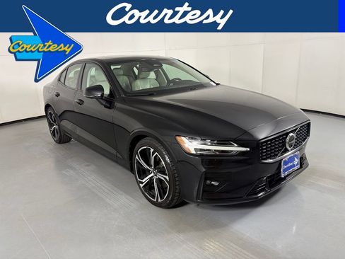 Used 2024 Volvo S60 B5 Plus FWD image 1