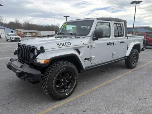 Used 2023 Jeep Gladiator Willys image 8
