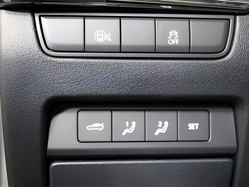 Used 2024 MAZDA MAZDA3 s image 26