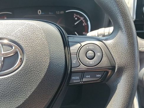 Used 2025 Toyota RAV4 XLE AWD/4WD image 21