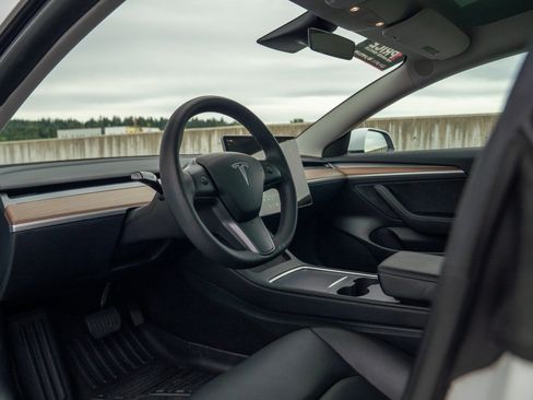 Used 2023 Tesla Model 3 Standard Range RWD image 23