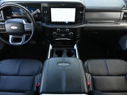 Used 2025 Ford F450 Platinum image 16