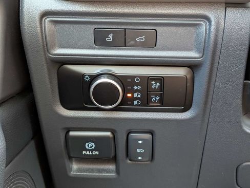 Used 2024 Ford Expedition XLT AWD/4WD image 21