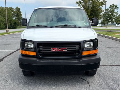 Used 2013 GMC Savana 2500 RWD image 2