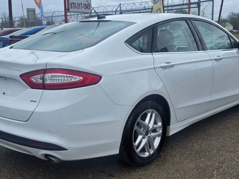 Used 2016 Ford Fusion SE image 3