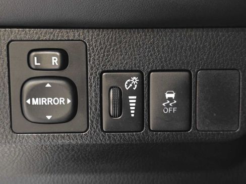 Used 2015 Toyota RAV4 XLE AWD/4WD image 14