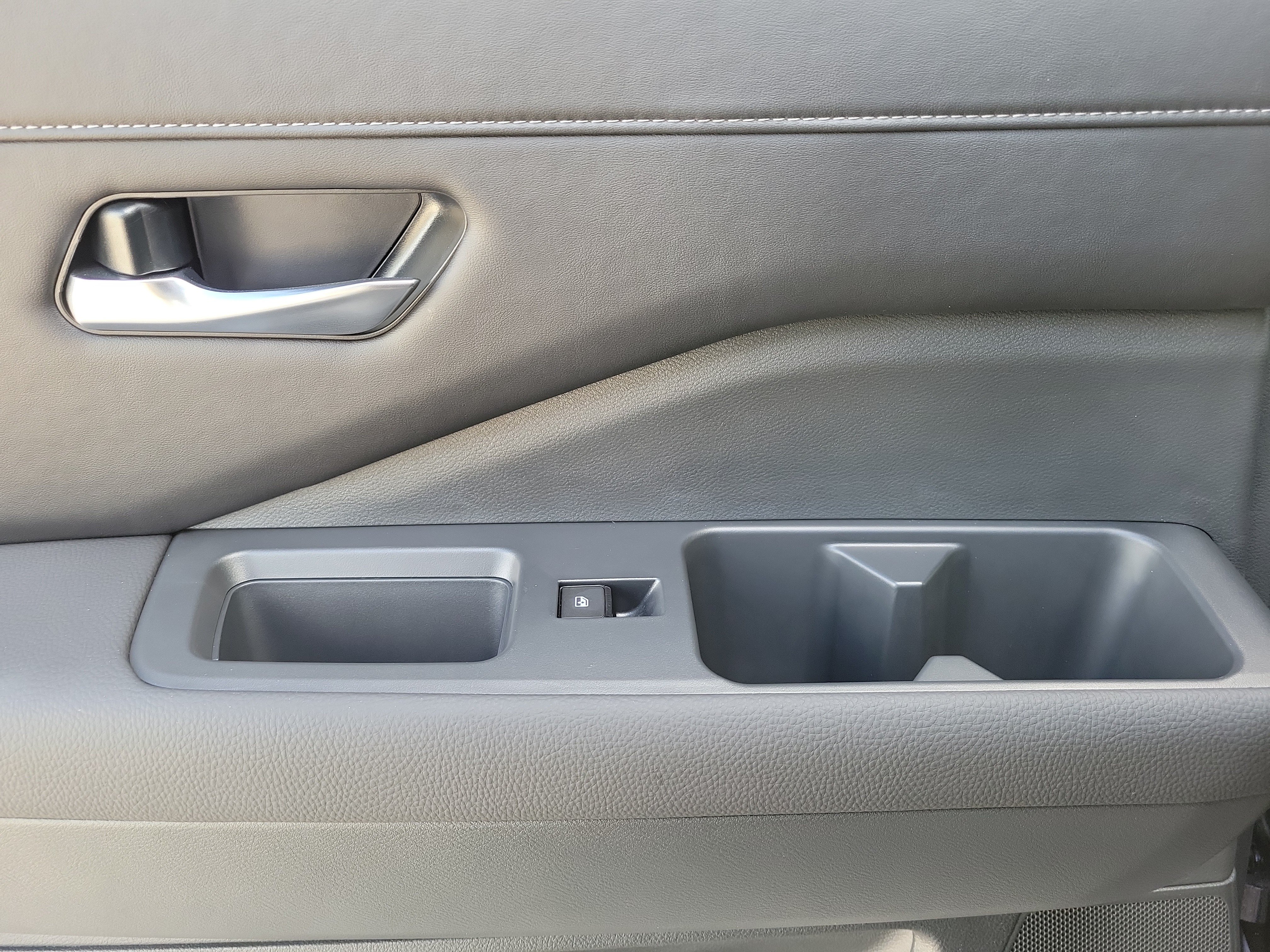 Certified 2025 Nissan Pathfinder SL FWD image 20