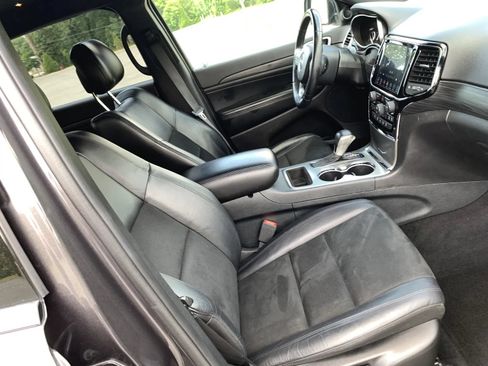 Used 2019 Jeep Grand Cherokee Altitude AWD/4WD image 30