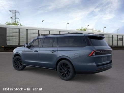 New 2026 Lincoln Navigator L Reserve w/ Jet Appearance Package AWD/4WD image 5