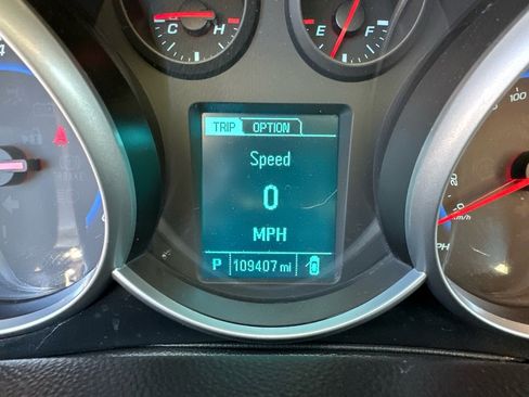 Used 2015 Chevrolet Cruze LS image 11