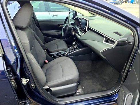 Used 2020 Toyota Corolla LE image 4