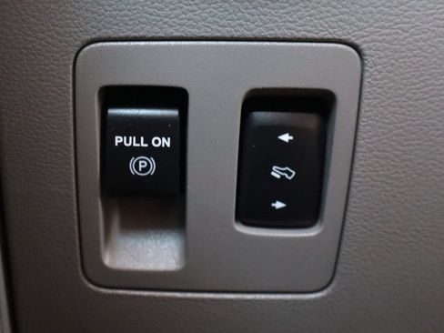 Used 2019 Ford F150 XLT w/ Equipment Group 302A Luxury AWD/4WD image 22