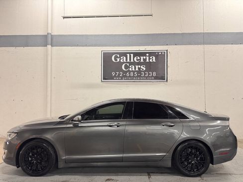 Used 2017 Lincoln MKZ Premiere image 1