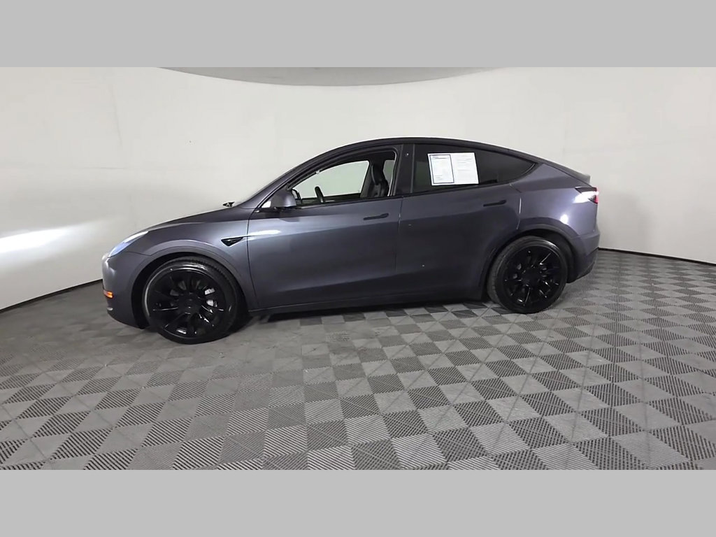 Used 2023 Tesla Model Y AWD image 49