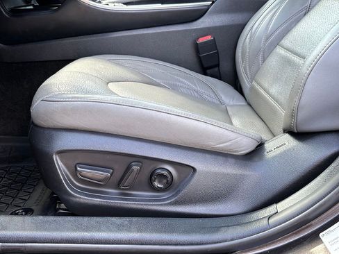 Used 2020 Toyota Avalon Limited w/ Advanced Safety Package FWD image 13