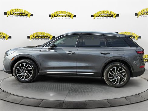 Used 2021 Lincoln Corsair FWD image 2