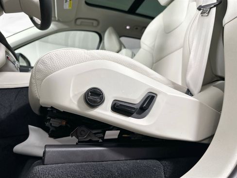 New 2025 Volvo XC90 T8 Plus w/ Protection Package Premier image 14