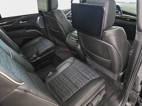 Used 2023 Cadillac Escalade Sport Platinum w/ LPO, ONYX Package AWD/4WD image 16
