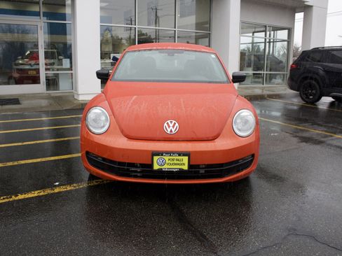 Used 2016 Volkswagen Beetle 1.8T S image 2