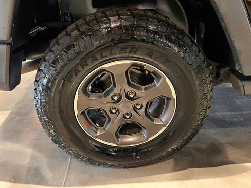 Used 2018 Jeep Wrangler Unlimited Sport S image 12