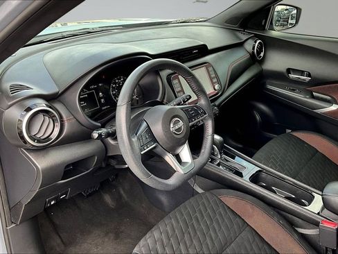 Used 2023 Nissan Kicks SR FWD image 18