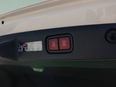 Used 2026 Mercedes-Benz E 350 Sedan image 10