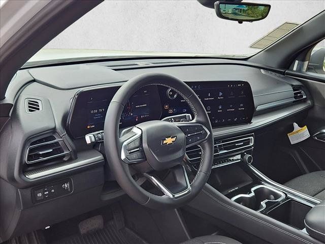 New 2027 Chevrolet Traverse LT w/ Driver Confidence Package FWD image 3