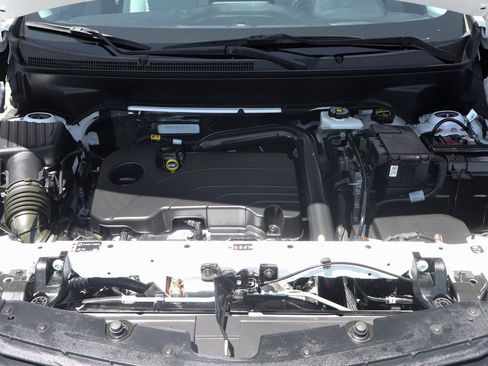 Used 2024 Chevrolet Equinox LS image 11