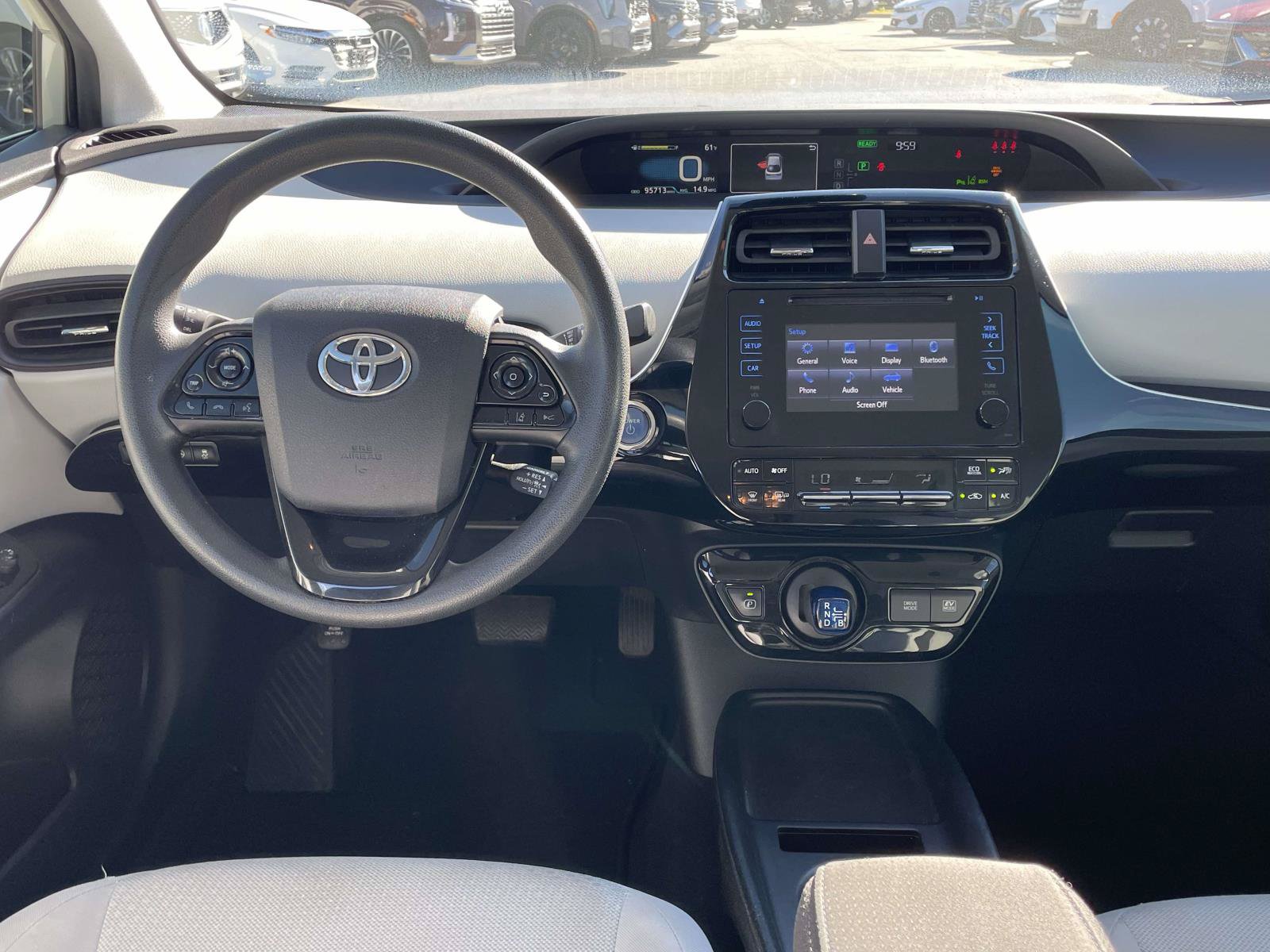 Used 2019 Toyota Prius LE FWD image 4